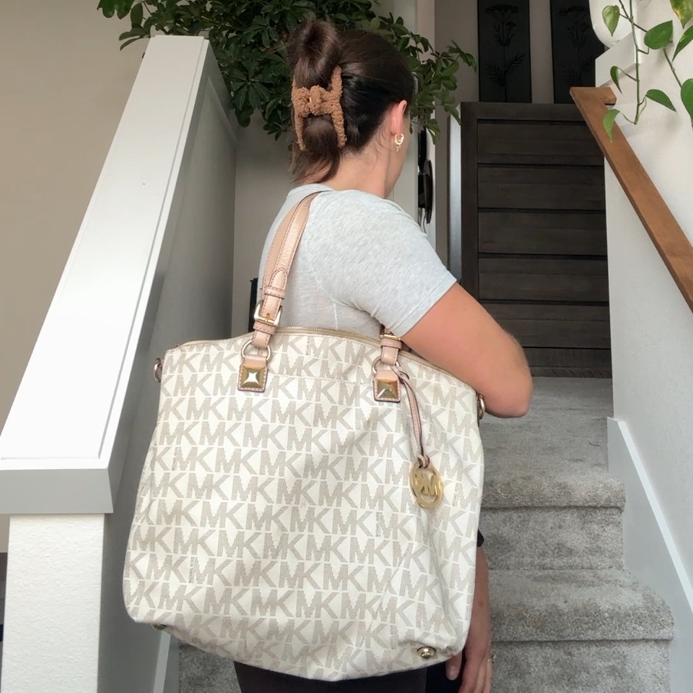 Cream Michael Kors shoulder bag